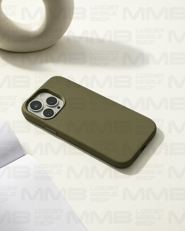 Green Silicone MagSafe Case for iPhone 16 Pro Max